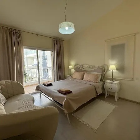 Villa Cozy House Near The In Regina Gardens Paphos
