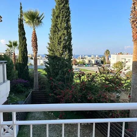 Villa Cozy House Near The In Regina Gardens Pafos