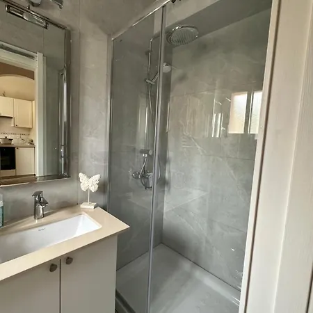 Cozy House Near The In Regina Gardens Villa