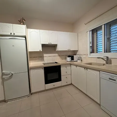 Cozy House Near The In Regina Gardens Villa *