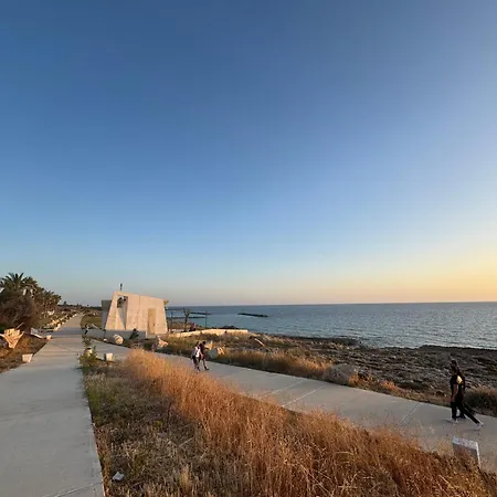 Villa Cozy House Near The In Regina Gardens