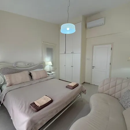 Βίλα Cozy House Near The In Regina Gardens *