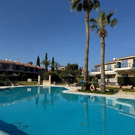 Cozy House Near The In Regina Gardens * Paphos