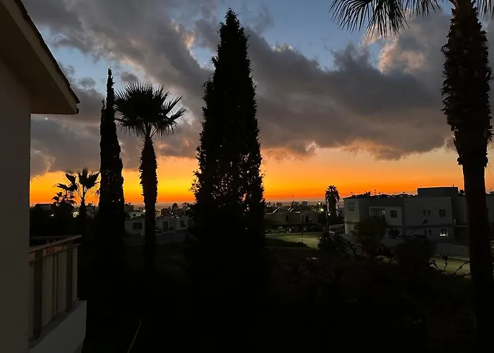 Vila Cozy House Near The In Regina Gardens