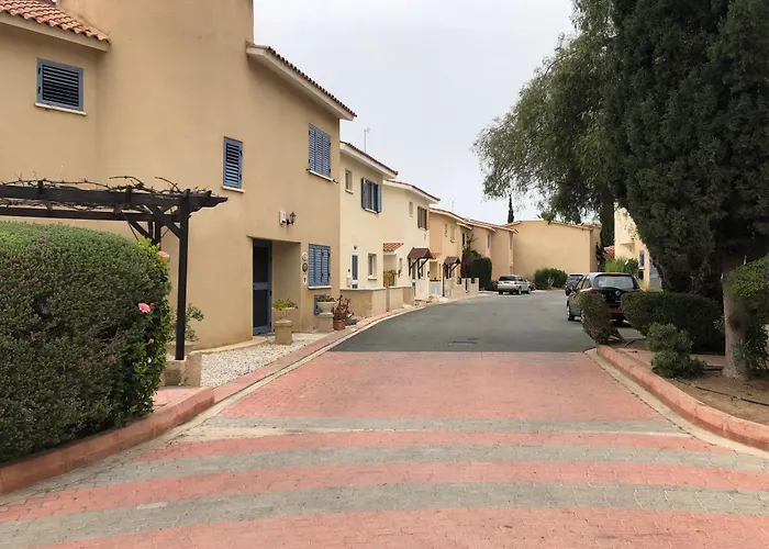 Vila Cozy House Near The In Regina Gardens Paphos