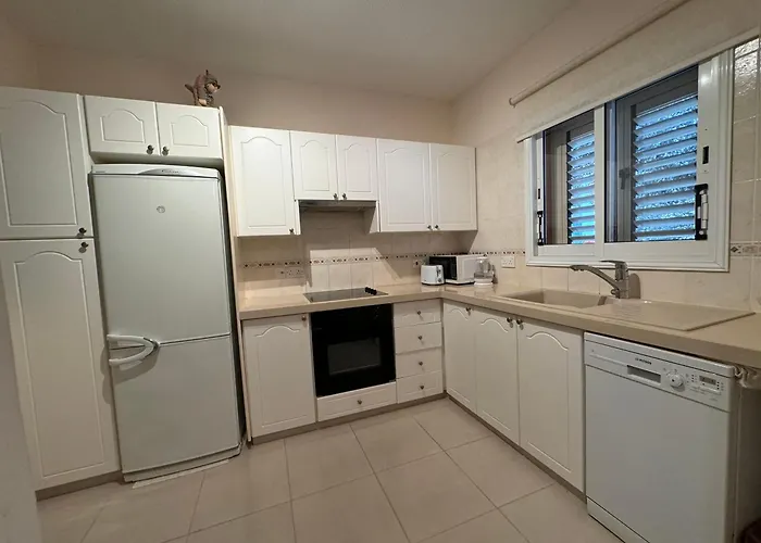 Cozy House Near The In Regina Gardens Vila *