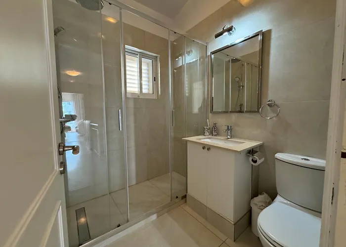 Cozy House Near The In Regina Gardens Vila *