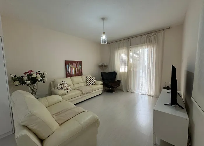 Vila Cozy House Near The In Regina Gardens