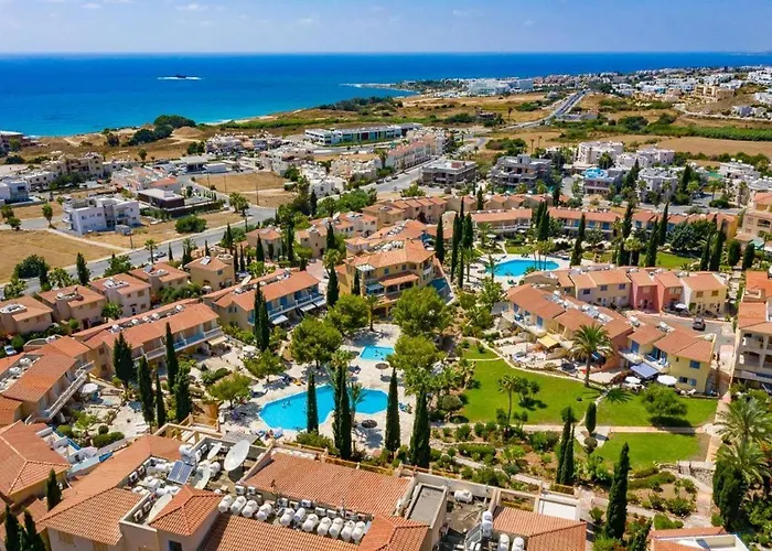 Cozy House Near The In Regina Gardens Vila Paphos