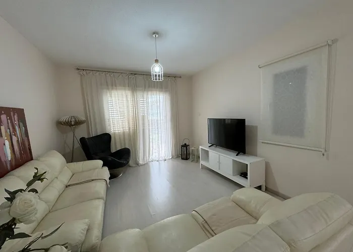 Cozy House Near The In Regina Gardens Vila *