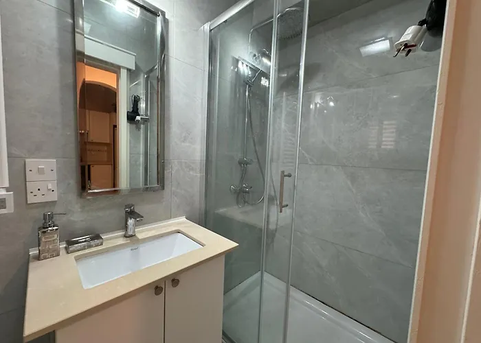 Cozy House Near The In Regina Gardens