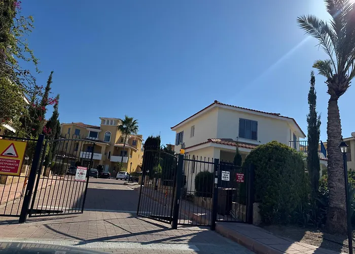 Vila Cozy House Near The In Regina Gardens