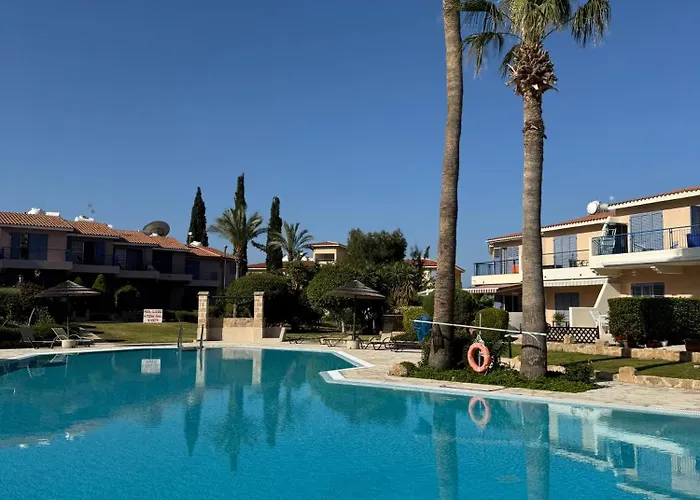 Cozy House Near The In Regina Gardens * Paphos