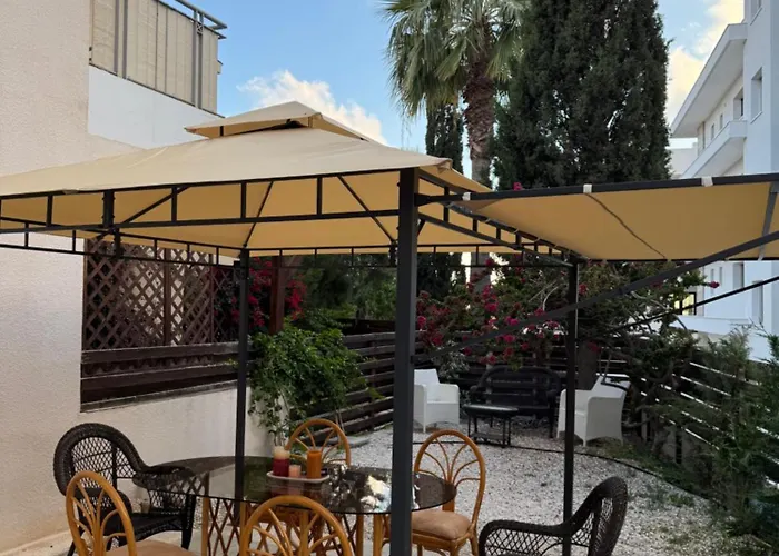 Cozy House Near The In Regina Gardens Vila Paphos