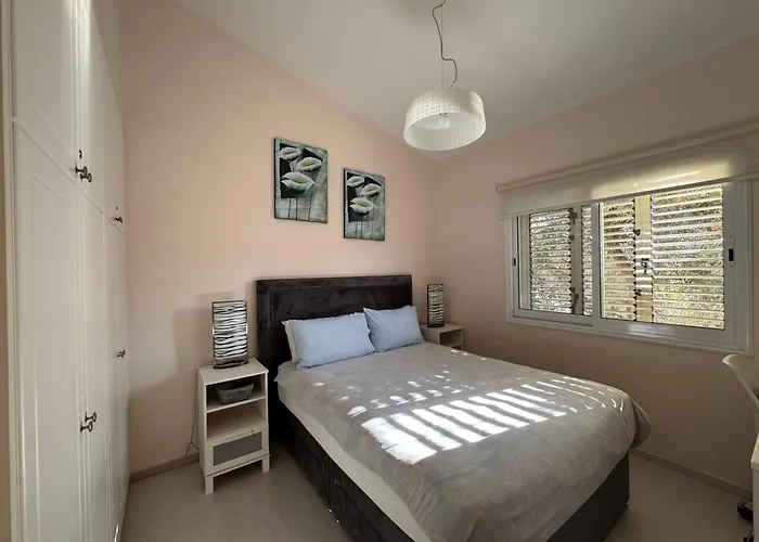 Cozy House Near The In Regina Gardens Paphos