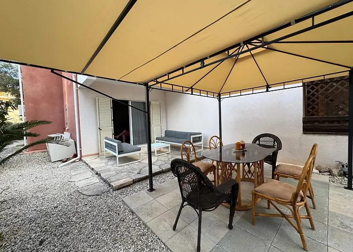 Vila Cozy House Near The In Regina Gardens