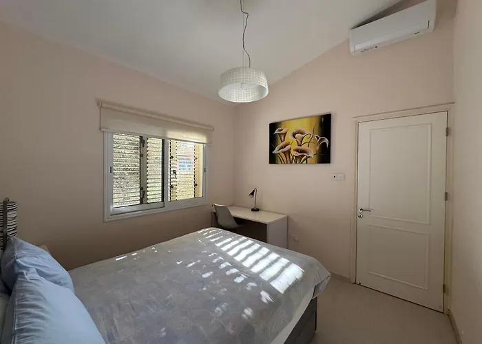 Cozy House Near The In Regina Gardens Vila *