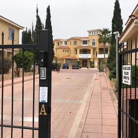 Cozy House Near The In Regina Gardens וילה