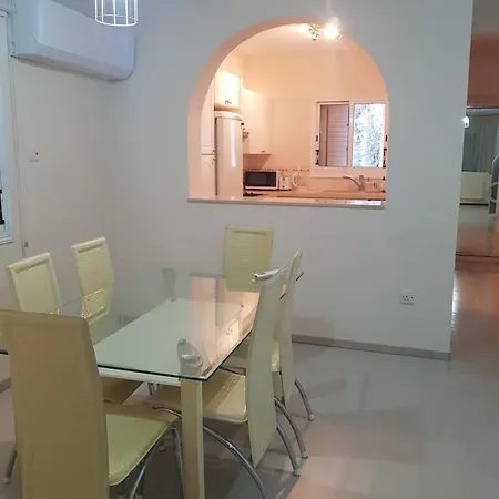 Cozy House Near The In Regina Gardens Villa *